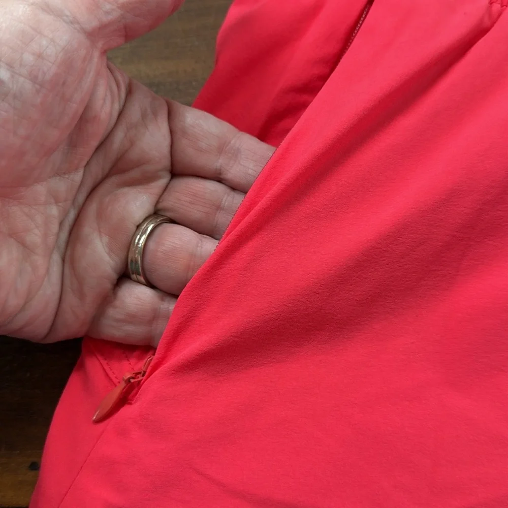 Women's Fair Harbour Shorts Size Large Coral Built in Biker Short Nylon Blend‎